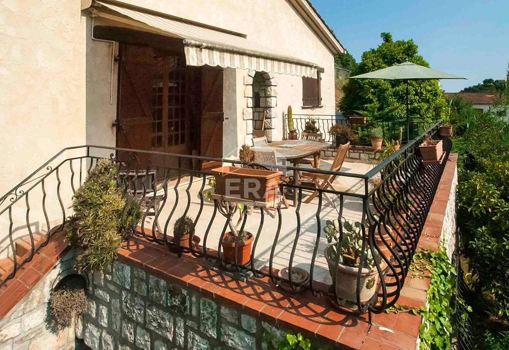 Achat maison à vendre 6 chambres 190 m² - Cagnes-sur-Mer