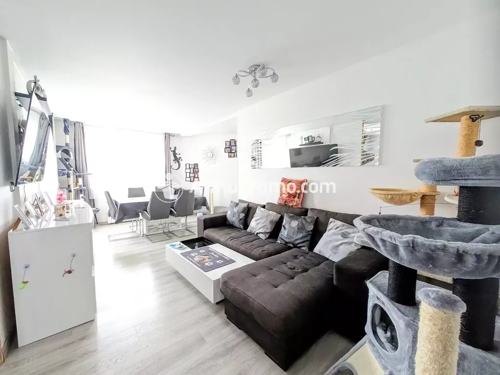 Achat appartement à vendre 4 pièces 81 m² - Savigny-le-Temple