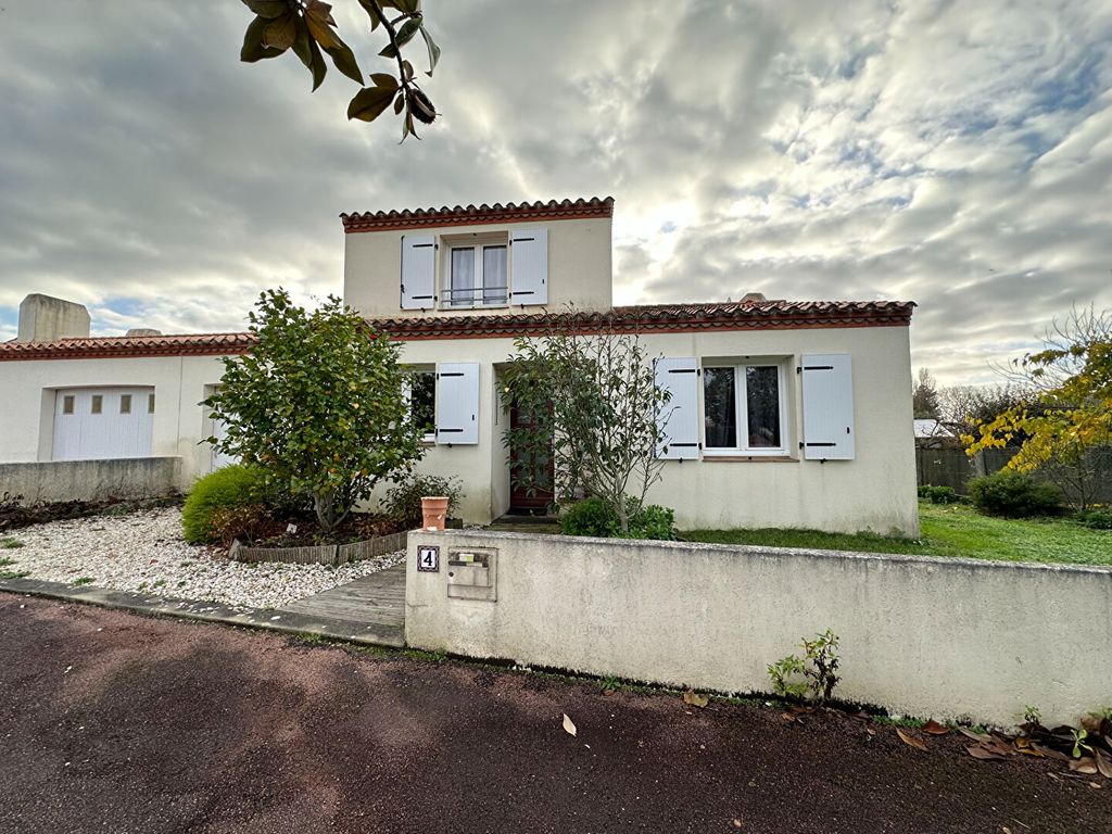 Achat maison à vendre 3 chambres 74 m² - Saint-Gilles-Croix-de-Vie