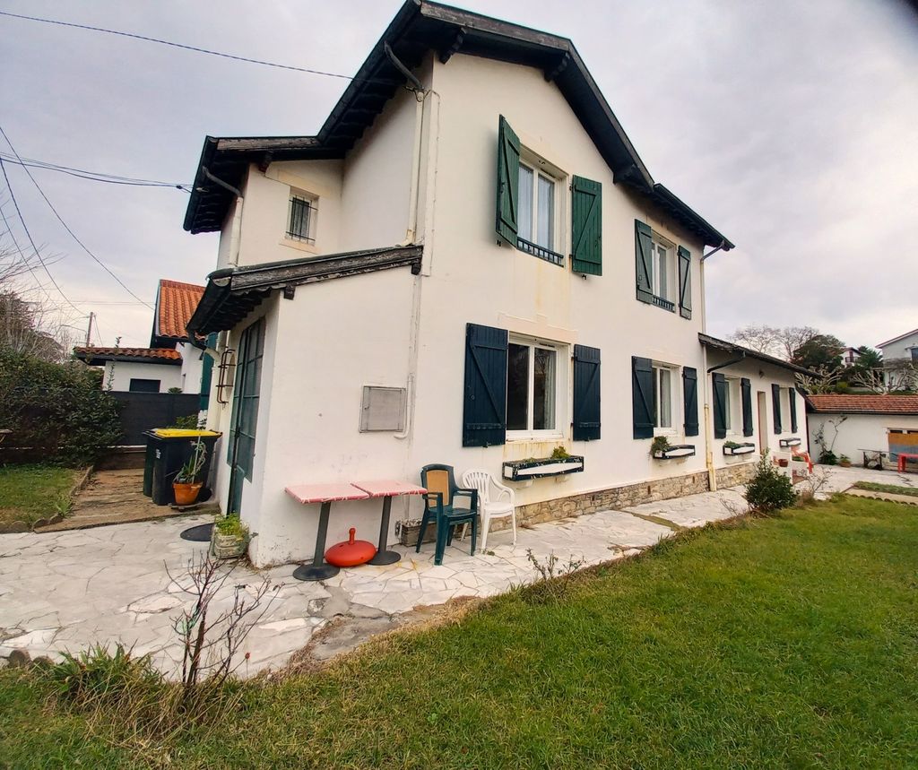 Achat maison à vendre 5 chambres 122 m² - Biarritz
