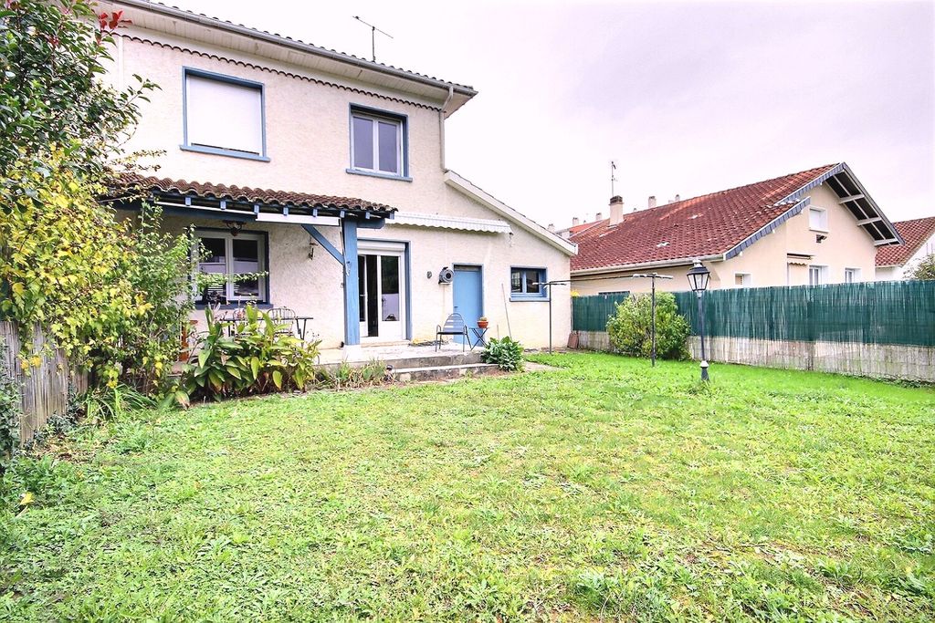 Achat maison à vendre 3 chambres 85 m² - Jurançon