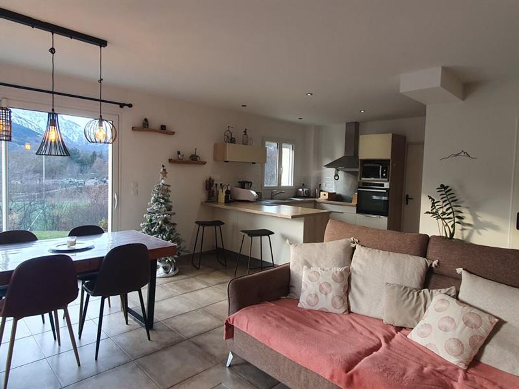 Achat maison à vendre 3 chambres 98 m² - Saint-Bonnet-en-Champsaur