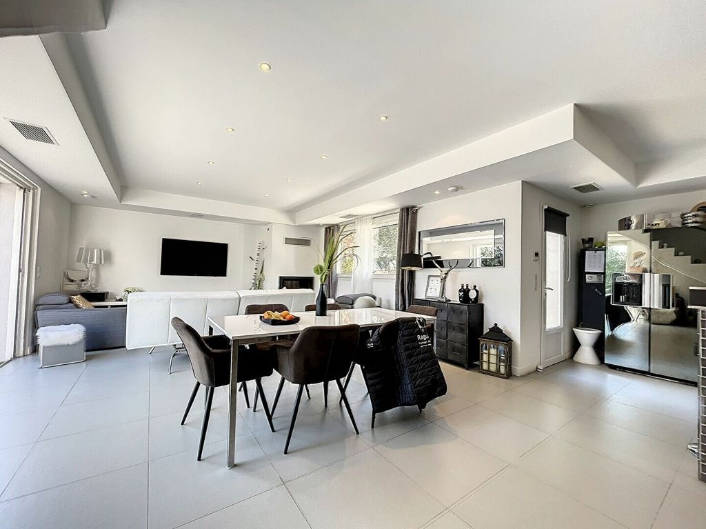 Achat maison à vendre 4 chambres 147 m² - Sainte-Maxime