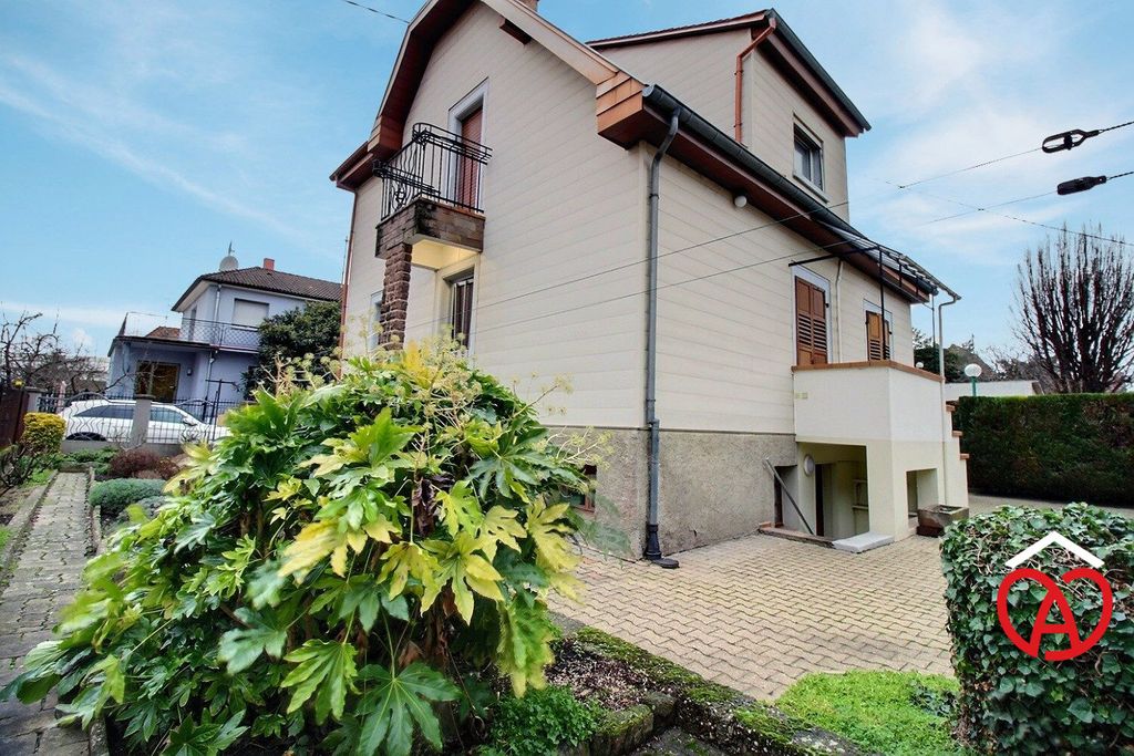 Achat maison à vendre 4 chambres 113 m² - Hoenheim