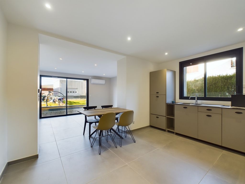 Achat appartement à vendre 4 pièces 90 m² - Saint-Alban-Leysse