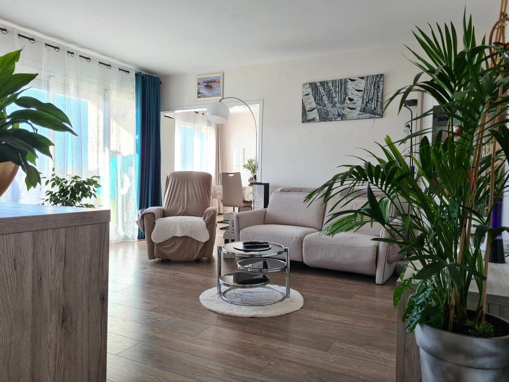 Achat appartement à vendre 3 pièces 74 m² - Royan