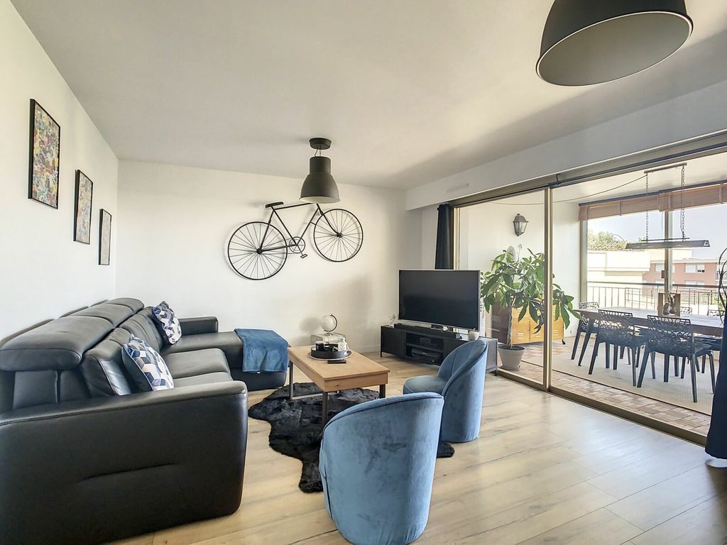 Achat appartement à vendre 3 pièces 64 m² - Vallauris