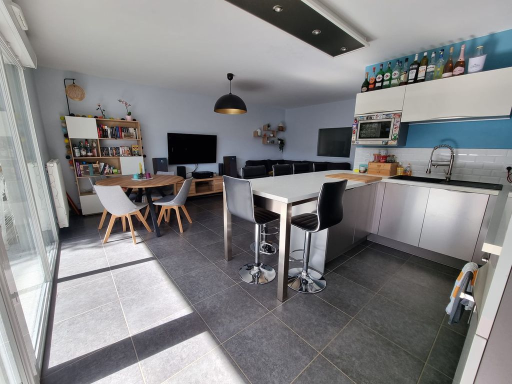 Achat appartement à vendre 3 pièces 64 m² - Cuvat