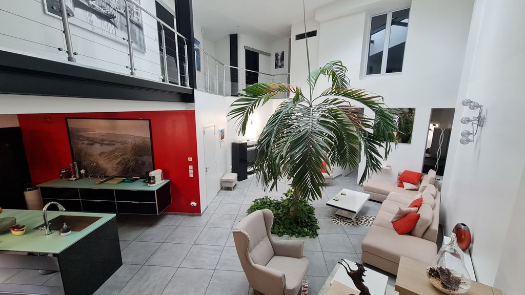 Achat maison à vendre 6 chambres 298 m² - Clermont-Ferrand