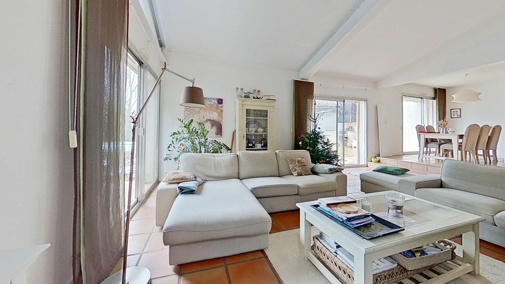 Achat maison à vendre 6 chambres 273 m² - Limonest