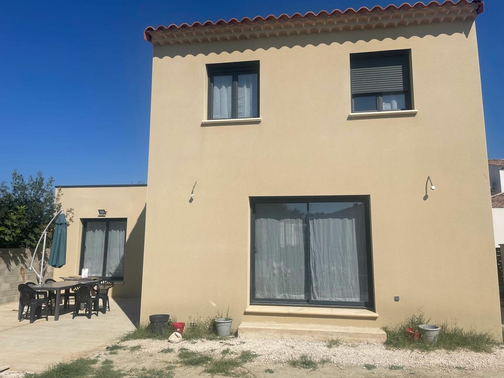 Achat maison à vendre 4 chambres 98 m² - Arles