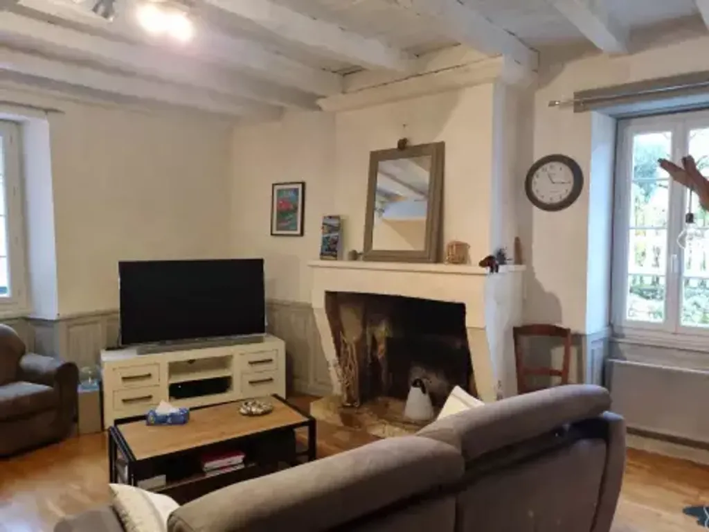 Achat maison à vendre 2 chambres 215 m² - Soyaux