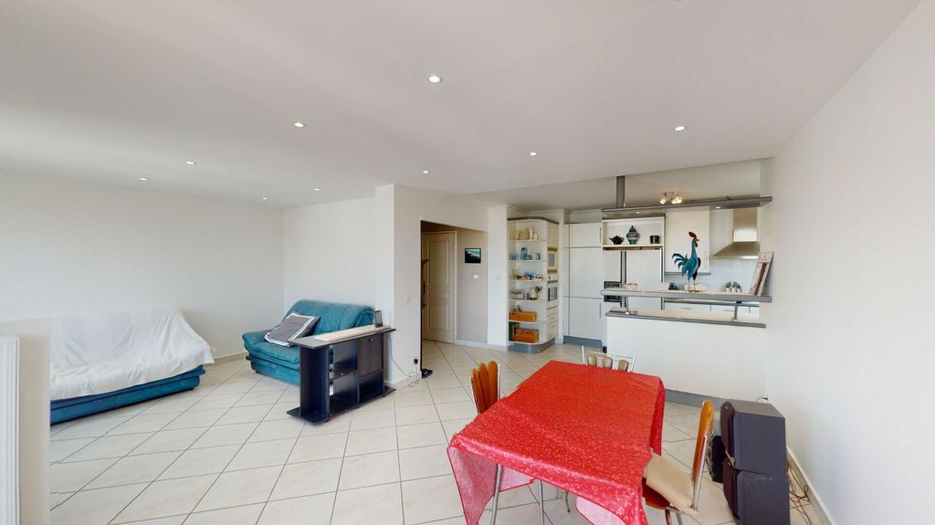 Achat appartement à vendre 3 pièces 79 m² - Vaulx-en-Velin