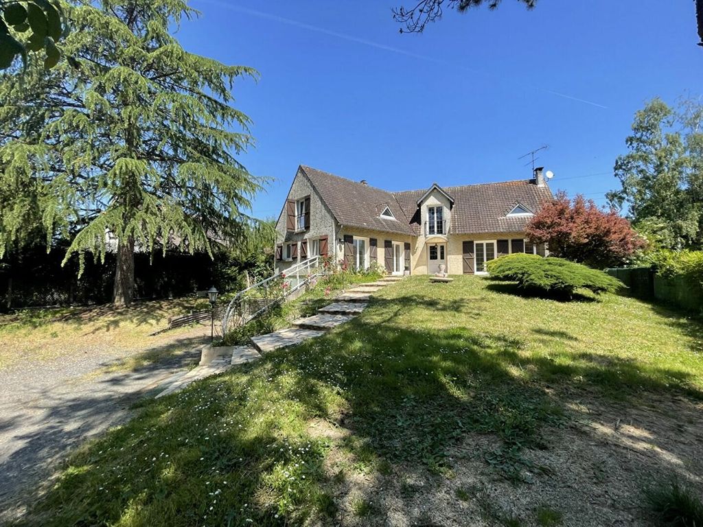 Achat maison à vendre 5 chambres 240 m² - Saint-Sauveur-sur-École