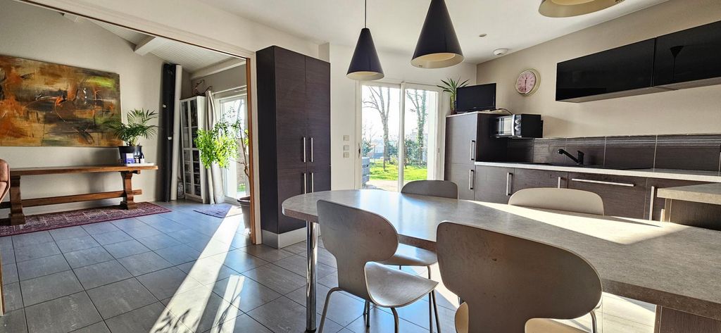 Achat maison à vendre 3 chambres 132 m² - Dompierre-sur-Yon