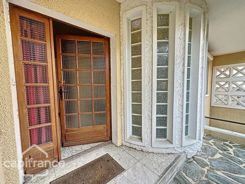 Achat maison à vendre 4 chambres 196 m² - Thouars