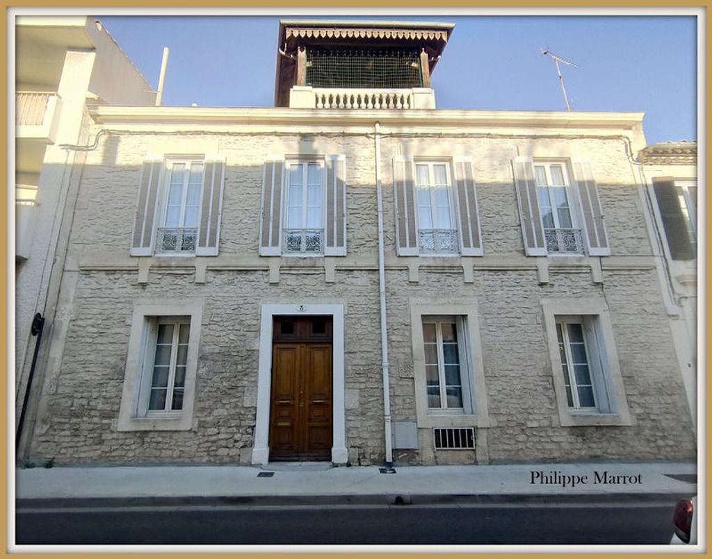 Achat maison à vendre 6 chambres 182 m² - Nîmes