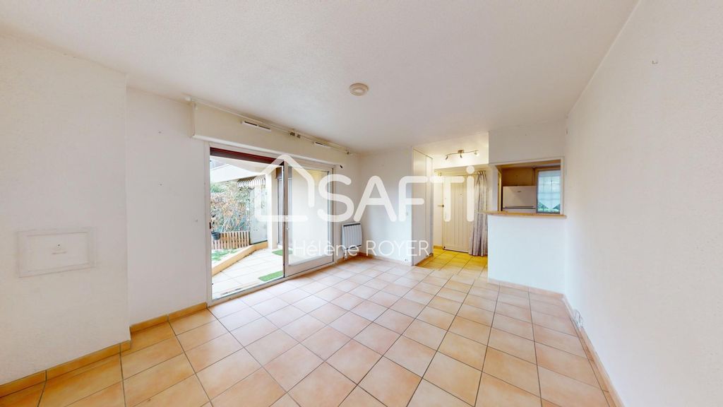 Achat appartement à vendre 2 pièces 42 m² - Saint-Raphaël