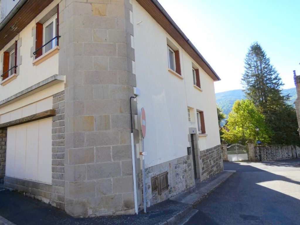 Achat maison à vendre 4 chambres 117 m² - Thiézac