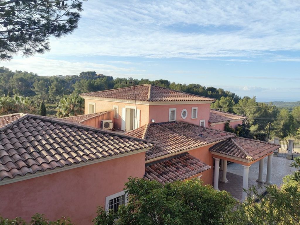 Achat maison à vendre 6 chambres 477 m² - Bandol