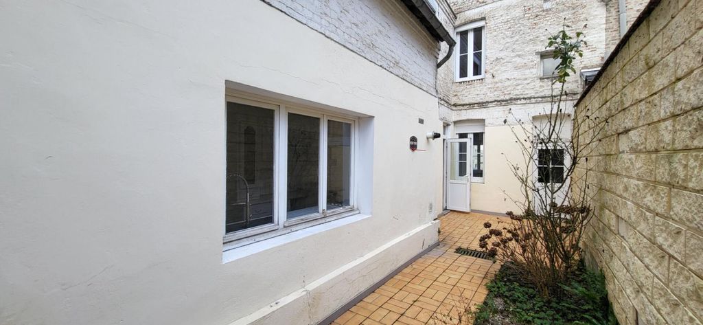 Achat maison à vendre 2 chambres 120 m² - Saint-Quentin