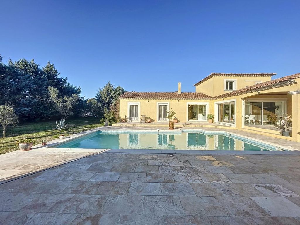 Achat maison à vendre 4 chambres 176 m² - Rochefort-du-Gard