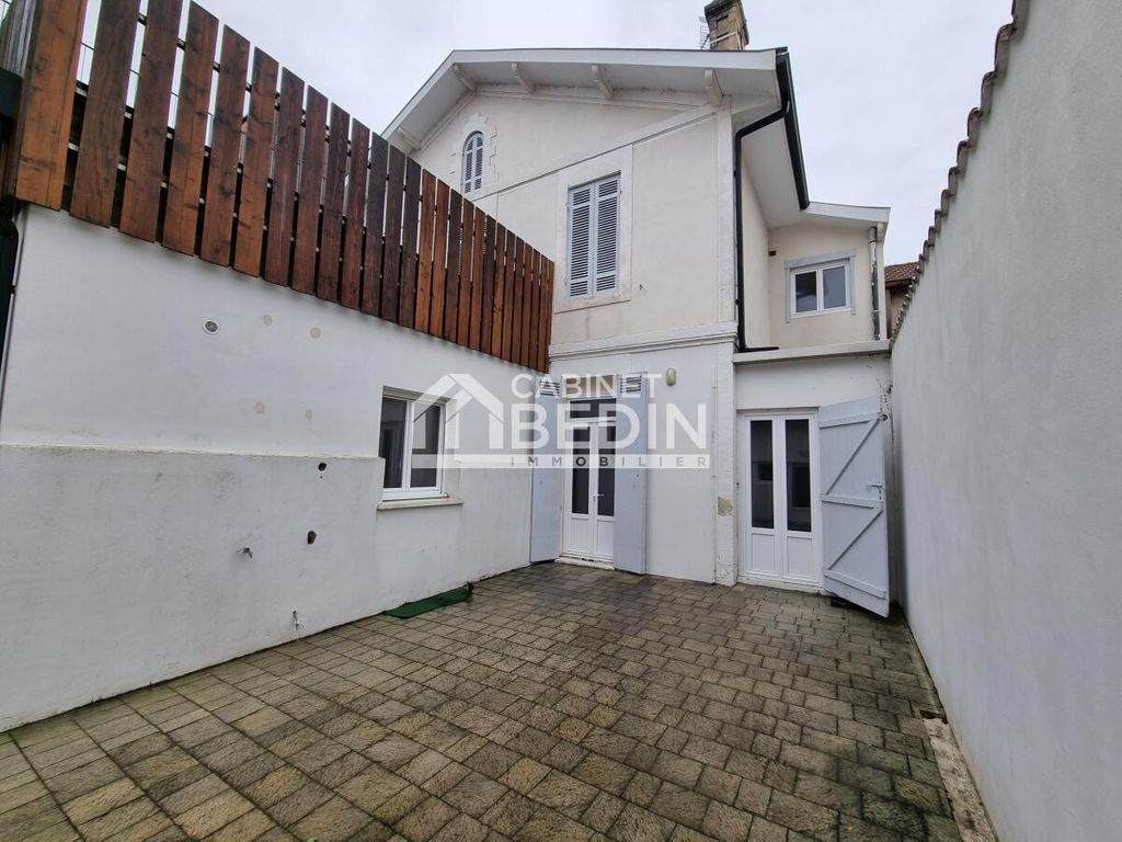 Achat appartement à vendre 2 pièces 45 m² - Andernos-les-Bains