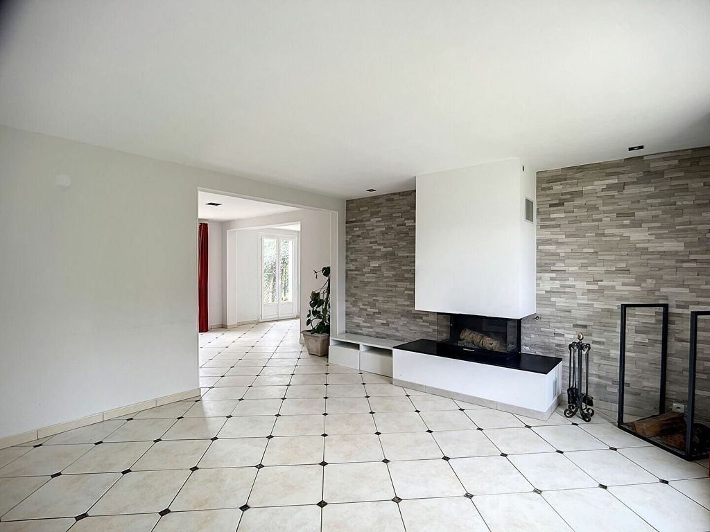 Achat maison à vendre 5 chambres 180 m² - Voisins-le-Bretonneux