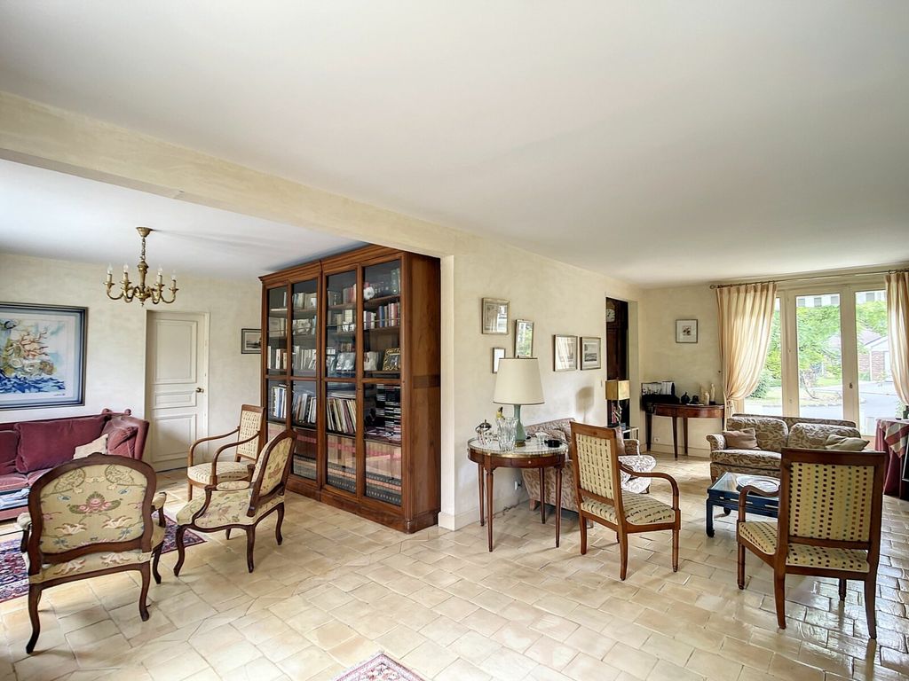 Achat maison à vendre 5 chambres 171 m² - Voisins-le-Bretonneux
