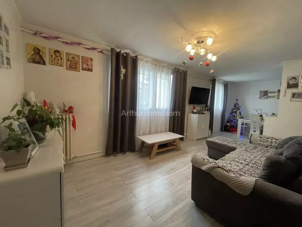 Achat appartement à vendre 5 pièces 70 m² - Livry-Gargan