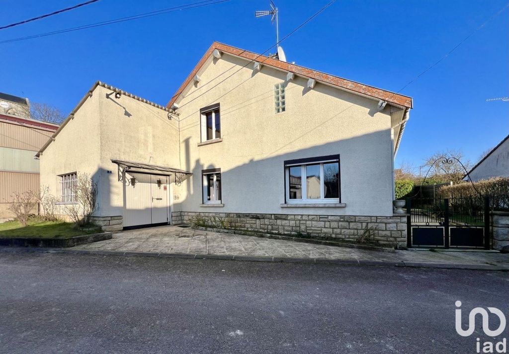 Achat maison à vendre 4 chambres 165 m² - Saint-Lumier-en-Champagne