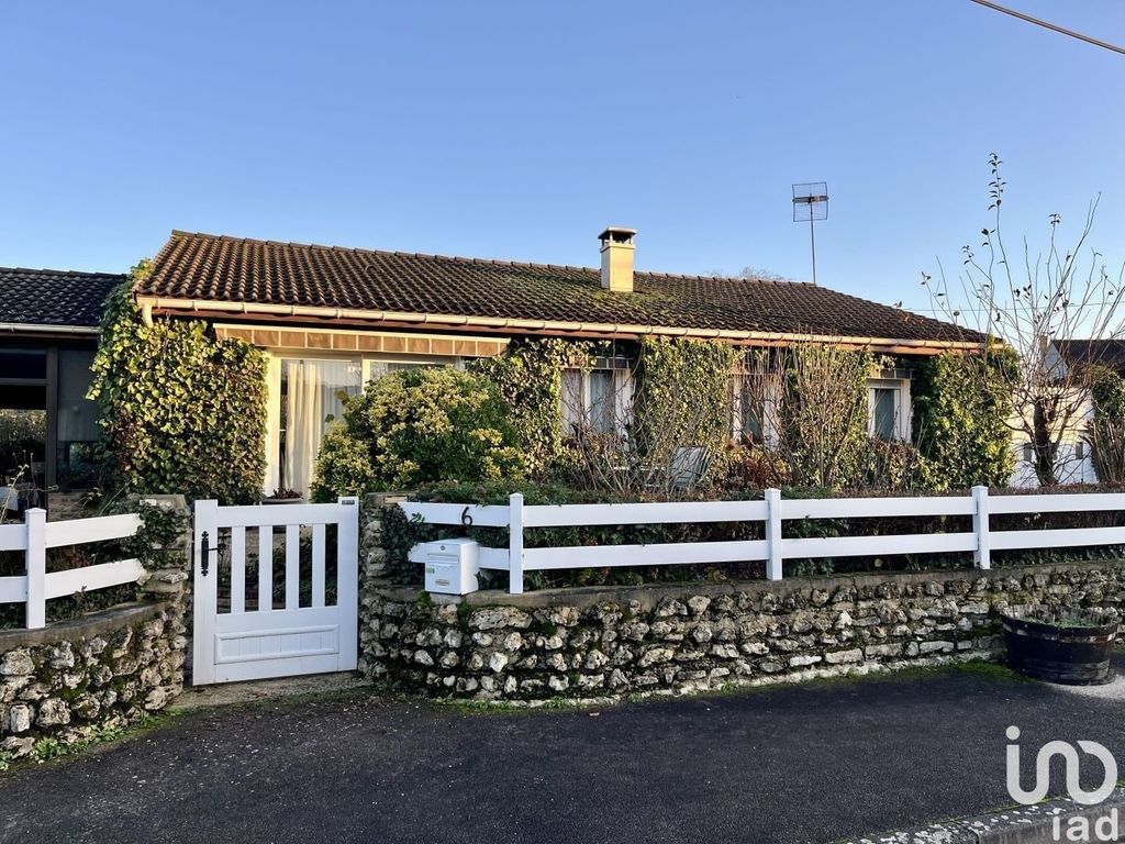 Achat maison à vendre 4 chambres 93 m² - Saint-Julien-les-Villas