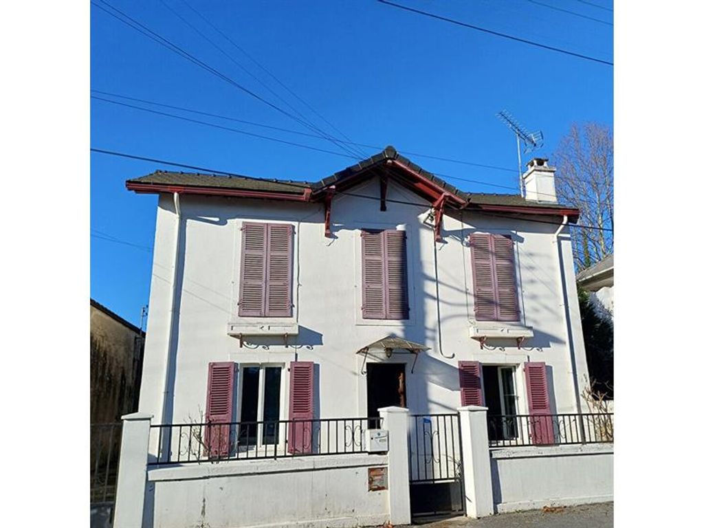 Achat maison à vendre 5 chambres 171 m² - Pau