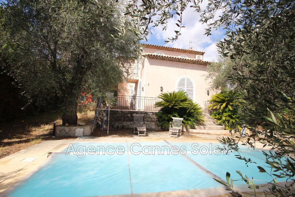 Achat maison à vendre 3 chambres 145 m² - Grasse