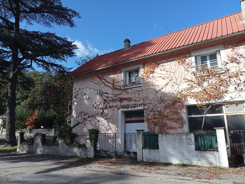 Achat maison à vendre 4 chambres 240 m² - Saint-Georges-les-Bains