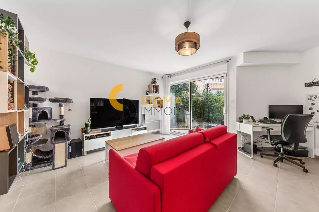 Achat appartement à vendre 2 pièces 52 m² - Saint-Laurent-du-Var
