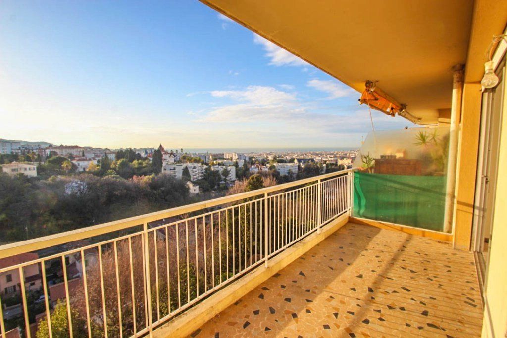 Achat appartement à vendre 3 pièces 75 m² - Nice