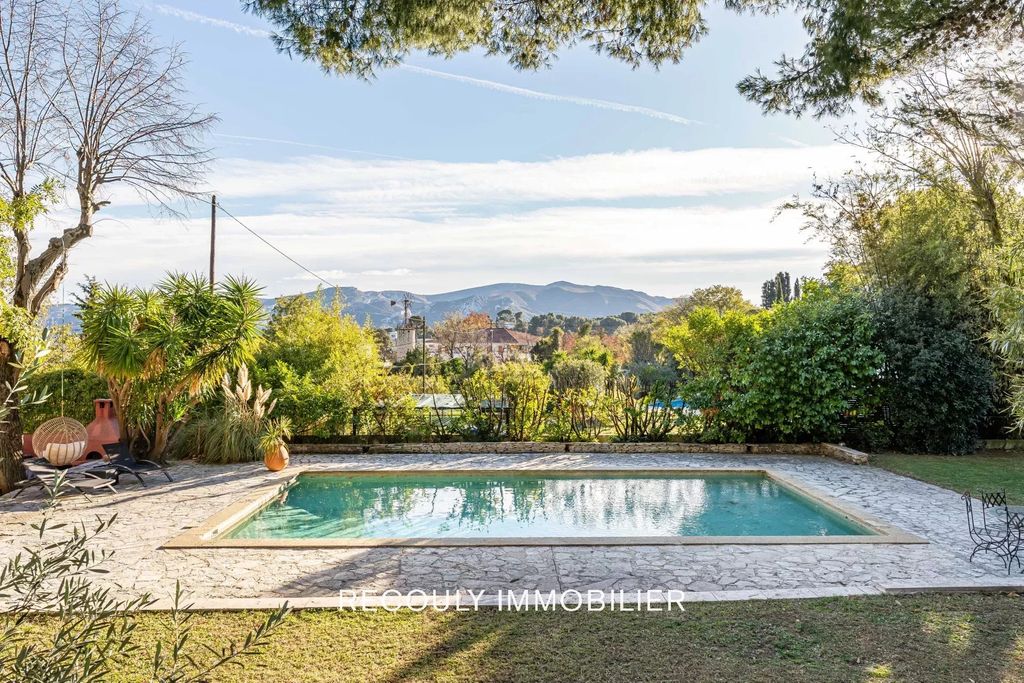 Achat maison à vendre 5 chambres 260 m² - Marseille 12ème arrondissement