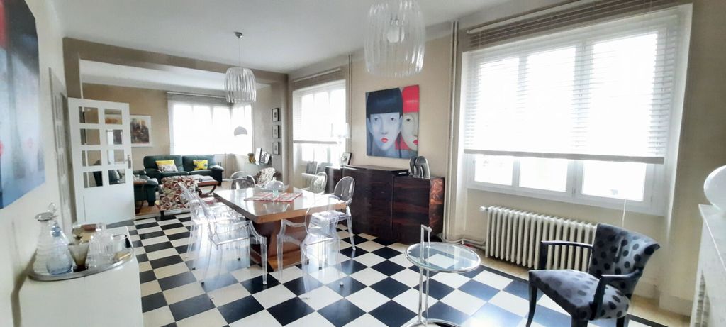 Achat maison à vendre 5 chambres 220 m² - Cholet