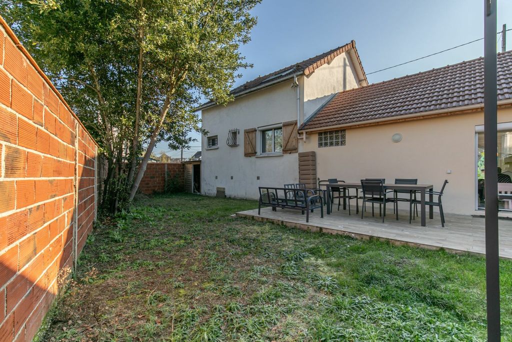 Achat maison à vendre 4 chambres 114 m² - Champs-sur-Marne