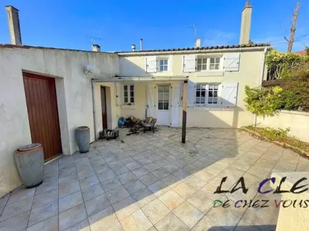 Achat maison à vendre 3 chambres 95 m² - Saint-Laurs