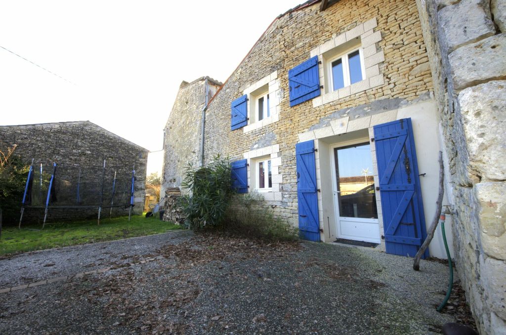 Achat maison à vendre 6 chambres 220 m² - Asnières-la-Giraud
