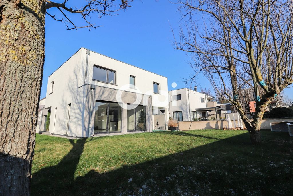 Achat maison à vendre 3 chambres 160 m² - Obernai