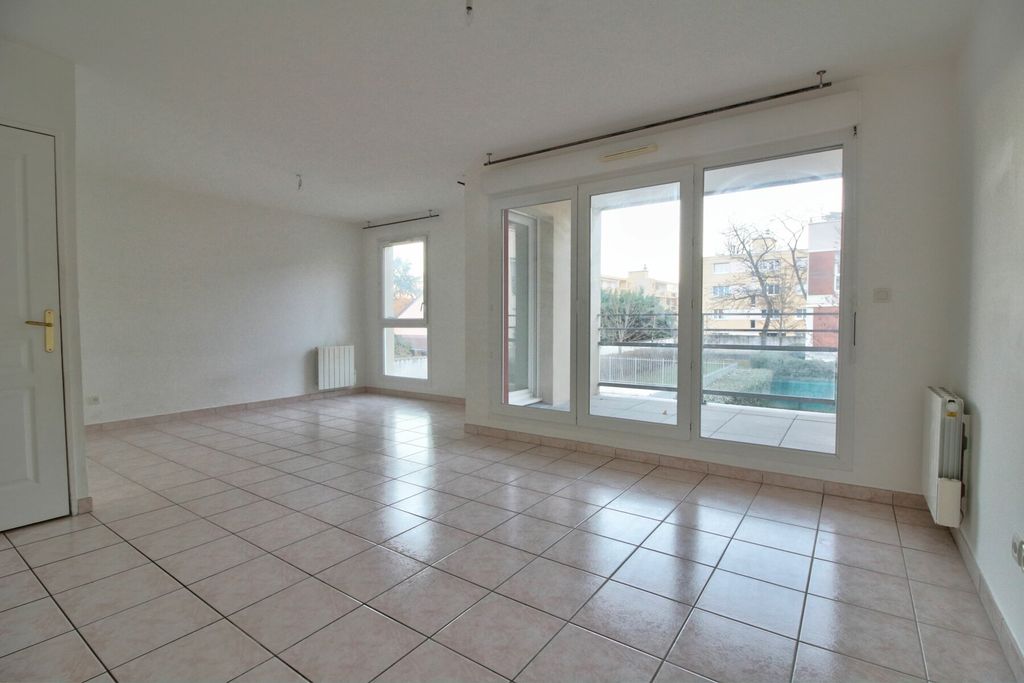 Achat appartement à vendre 3 pièces 63 m² - Meyzieu