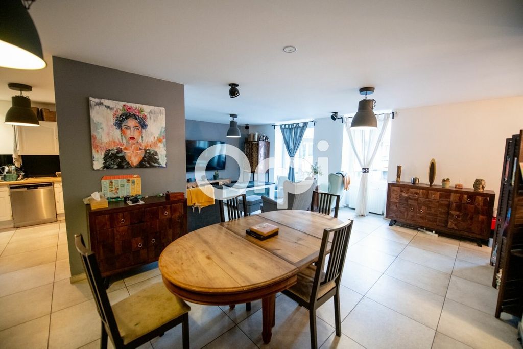 Achat maison à vendre 5 chambres 178 m² - Saint-Paul-en-Jarez