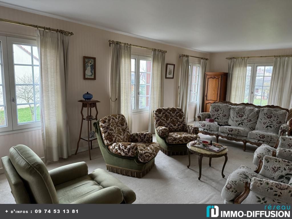 Achat maison à vendre 2 chambres 152 m² - Saint-Amand-Montrond