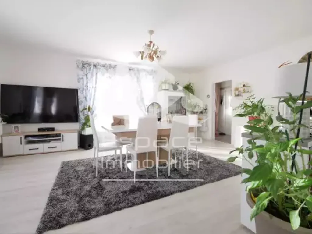 Achat maison à vendre 4 chambres 178 m² - Aigrefeuille-d'Aunis