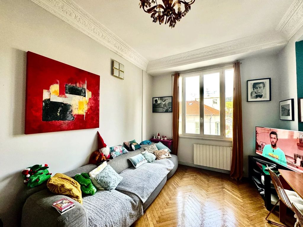 Achat appartement à vendre 3 pièces 71 m² - Nice