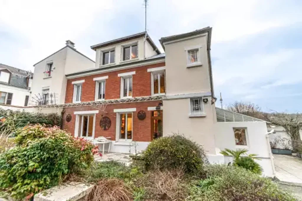 Achat maison à vendre 5 chambres 195 m² - Groslay