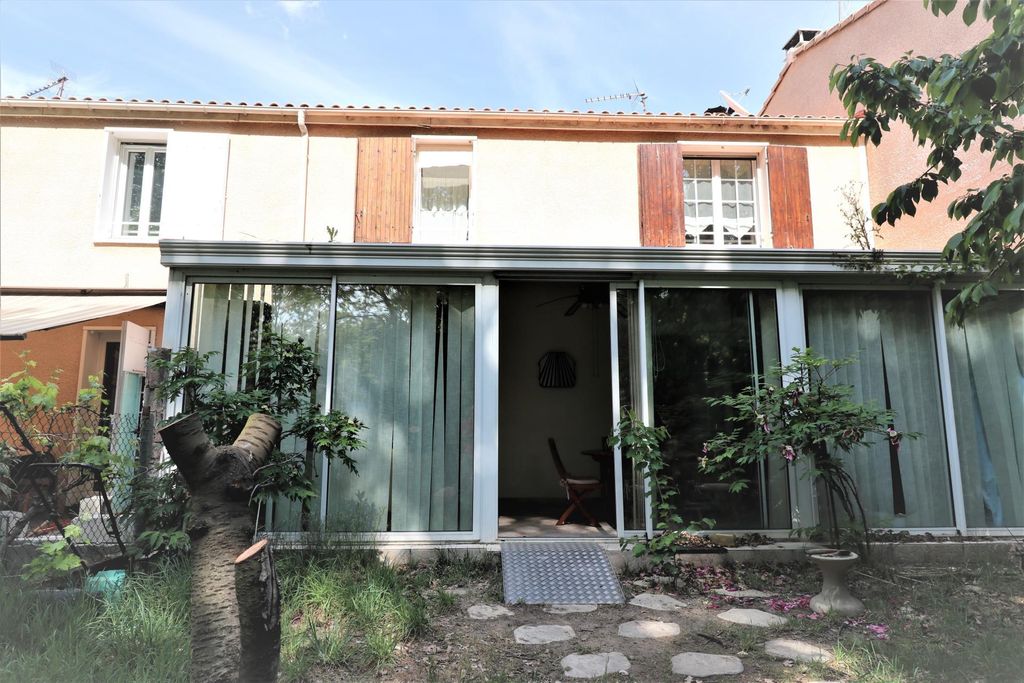 Achat maison à vendre 3 chambres 94 m² - La Roque-d'Anthéron